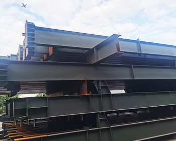 哈尔滨重型钢结构基础施工，怎样确保混凝土强度满足承载要求？